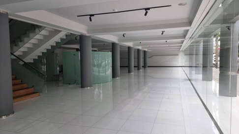 [For Rent] Shoowroom near Phetchaburi MRT & Nana BTS