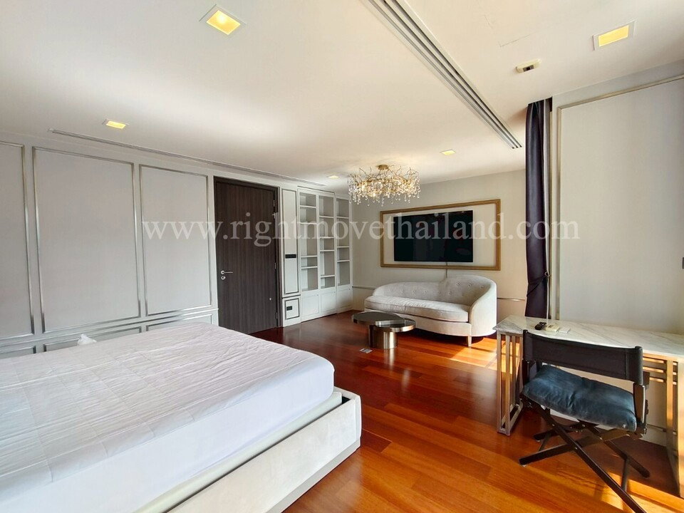 รูป HR1495 FOR RENT | Luxury Townhome at Quarter 31 - รูปที่ 21/33