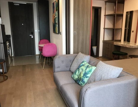 Ashton Chula -              Silom 