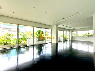 Apartment building for rent Silom and Sathorn Road : Spacious 4 Bedroom Apartment With Private Terrace in Sathorn - BR21266AP