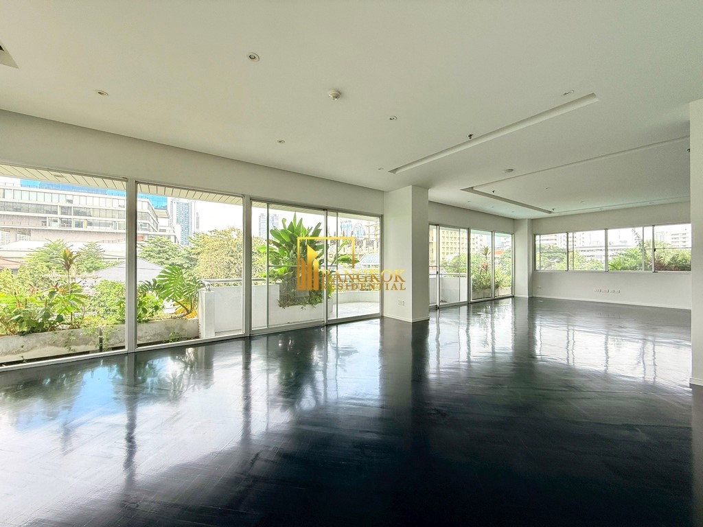 รูป Spacious 4 Bedroom Apartment With Private Terrace in Sathorn - BR21266AP - รูปที่ 1/62