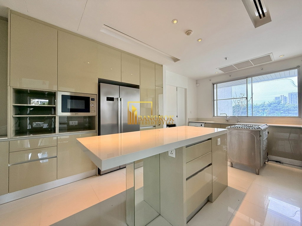 รูป Spacious 4 Bedroom Apartment With Private Terrace in Sathorn - BR21266AP - รูปที่ 23/62