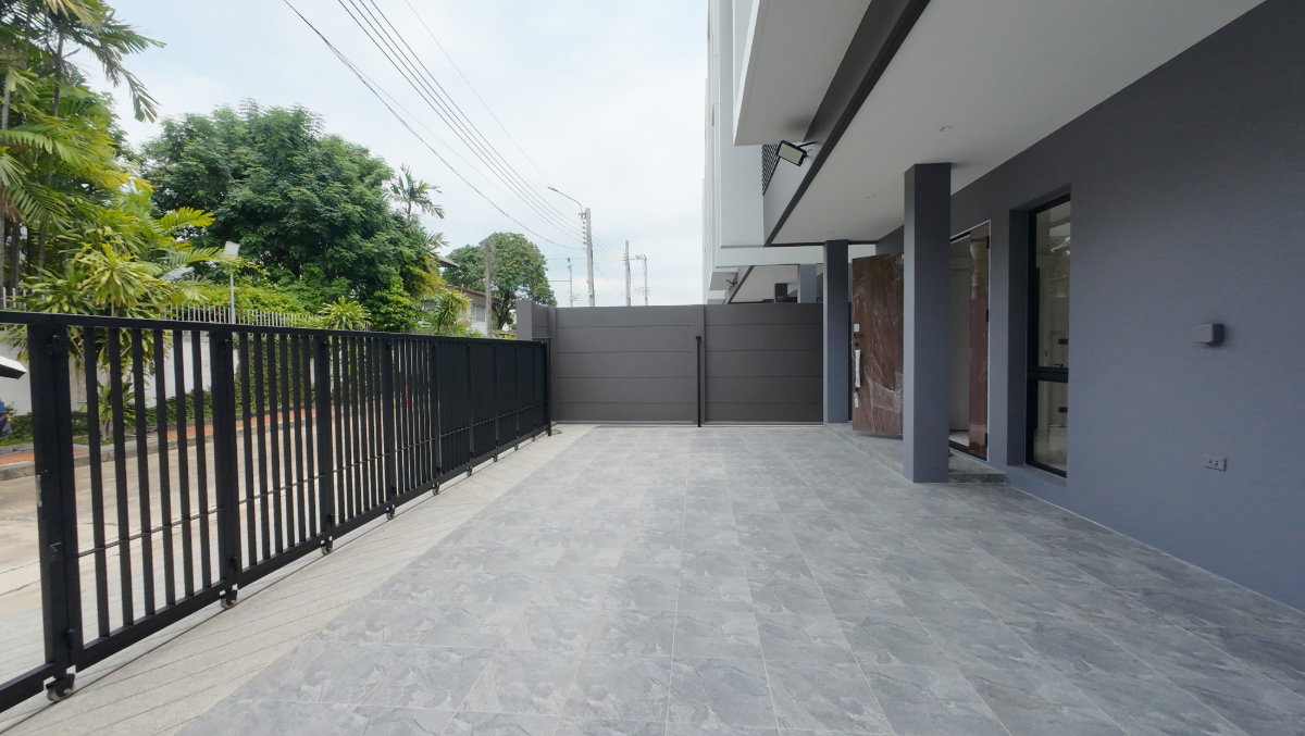 รูป Feel Town Lat Phrao101 บ้านเดี่ยว3ชั้น ตั้งอยู่บนทำเลศักยภาพ เดินทางเข้าออกสะดวก ใกล้รถไฟฟ้า - รูปที่ 4/26