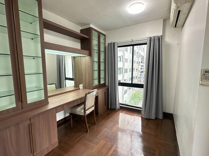 รูปภาพ LTH15381 – Spacious Condo Pet-Friendly for Rent Chit Lom | City Lifestyle Best Value | Near BTS Chit Lom | 85,000 THB | คอนโดให้เช่า ชิดลม ห้องใหญ่ เลี้ยงสัตว์ได้ คุ้มค่า ใกล้ BTS ชิดลม