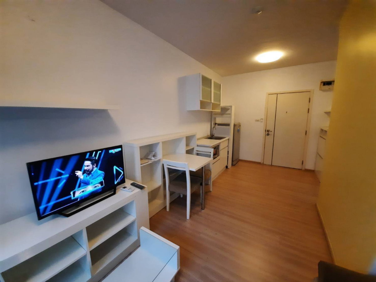 รูป ให้เช่าคอนโด A Space Sukhumvit 77 ห้องริม ชั้น 6 วิวสระ เฟอร์ฯครบพร้อมอยู่ (มีเครื่องซักผ้า) ใกล้รถไฟฟ้า BTS อ่อนนุช ทำเลดีเดินทางสะดวก - รูปที่ 2/15