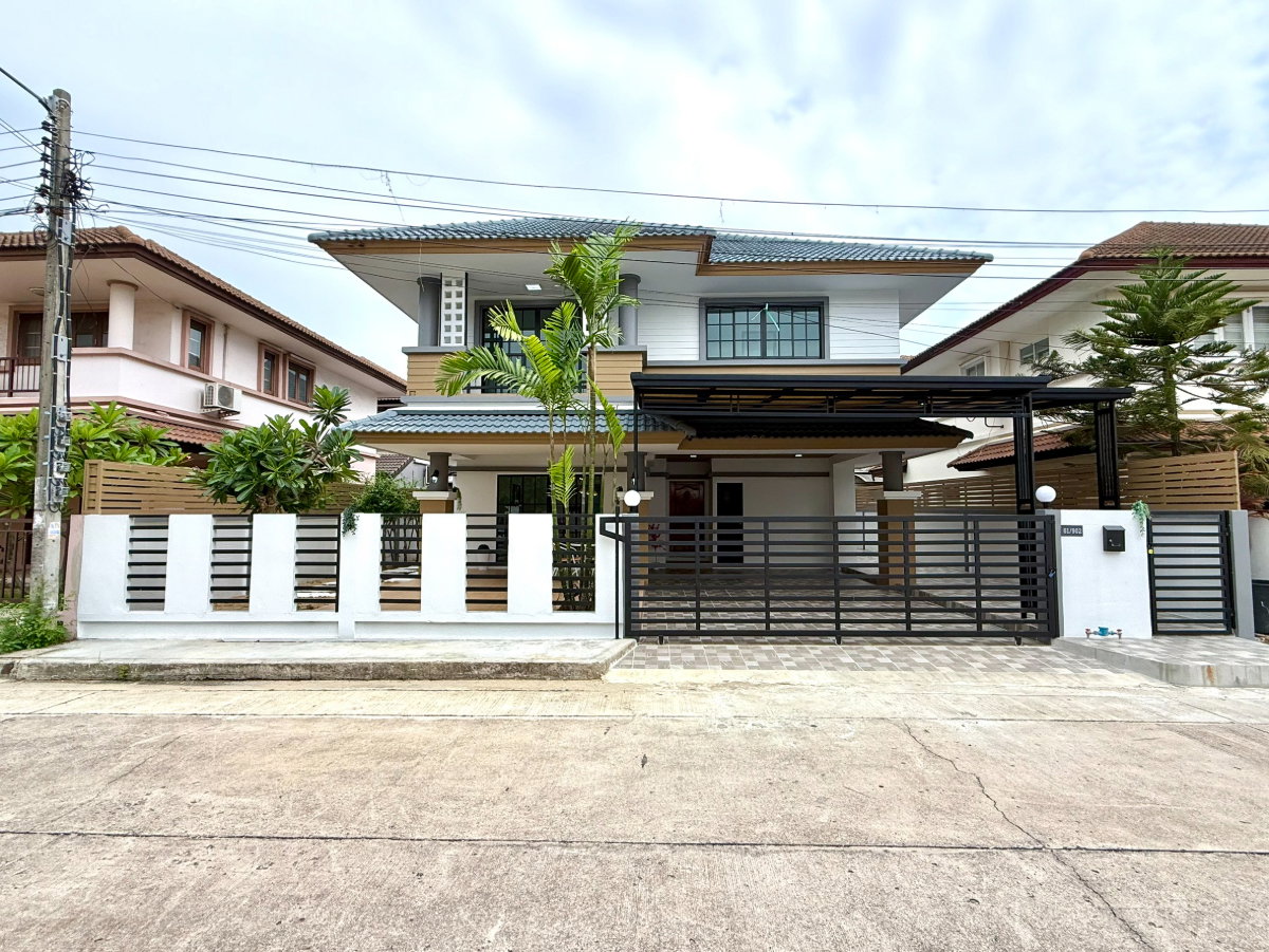 รูป บ้านเดี่ยวหลังใหญ่ ทำเลดี แต่งพร้อมอยู่ หมู่บ้านรอยัลปาร์ควิลล์ ซอยบงกช 3 ถนนสุวินทวงศ์44  แขวงลำผักชี เขตหนองจอก เฟอร์ฯสวย กว้างขวาง - รูปที่ 3/45