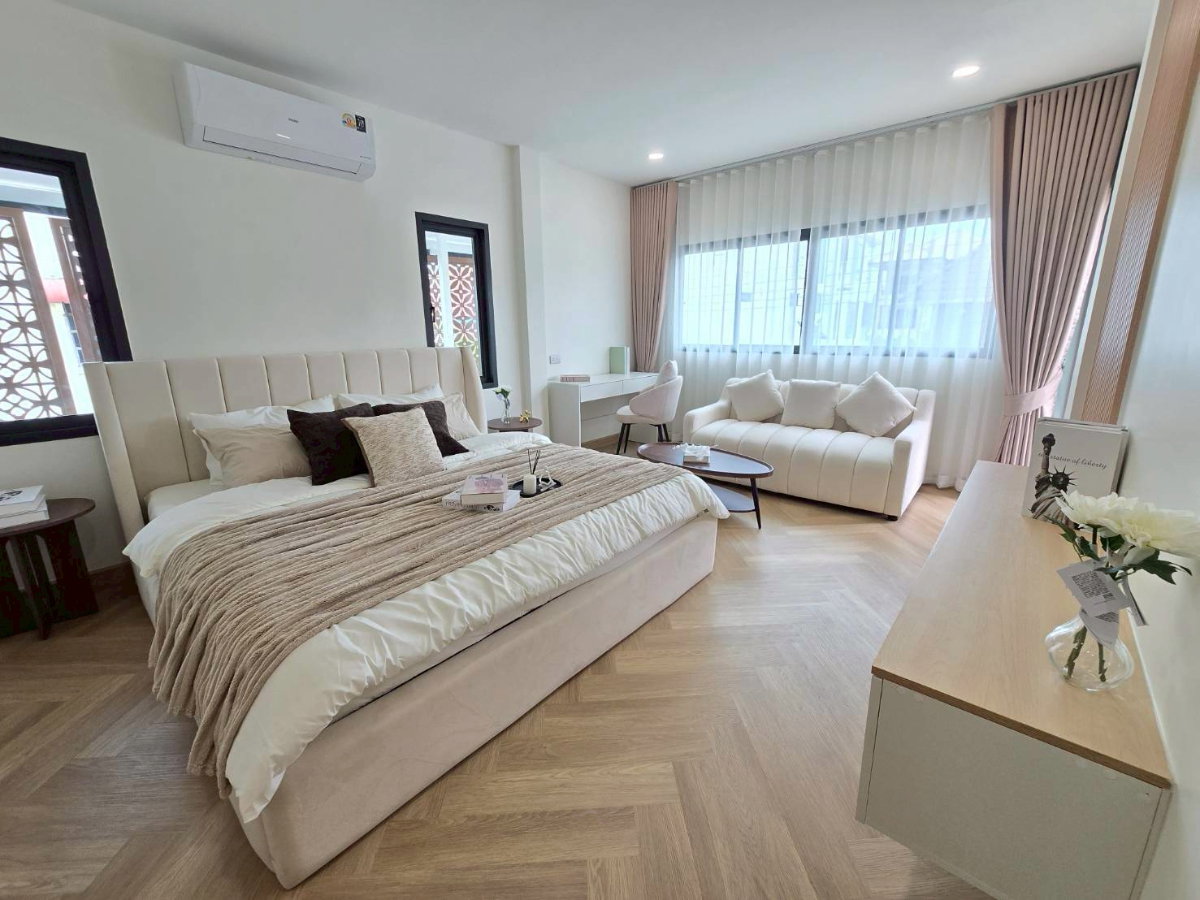 รูป บ้านเดี่ยวหลังใหญ่ นวมินทร์ 127 - รูปที่ 12/21