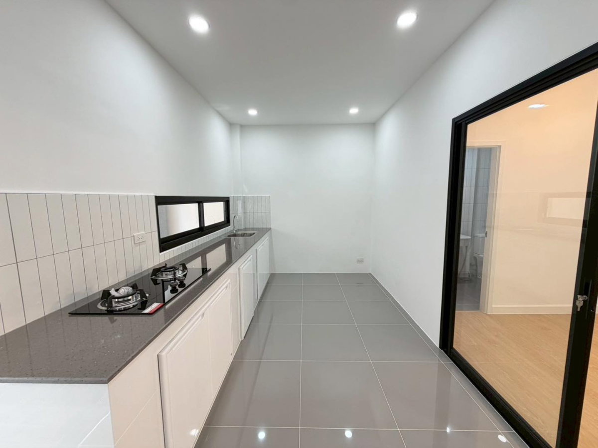 รูป 🏡 ขายทาวน์เฮาส์ 2 ชั้น หมู่บ้านเมืองเพชรวิลเลจ  📍ถนนสวนผัก ซอยทุ่งมังกร 10 แขวงฉิมพลี เขตตลิ่งชัน กรุงเทพมหานคร - รูปที่ 12/28