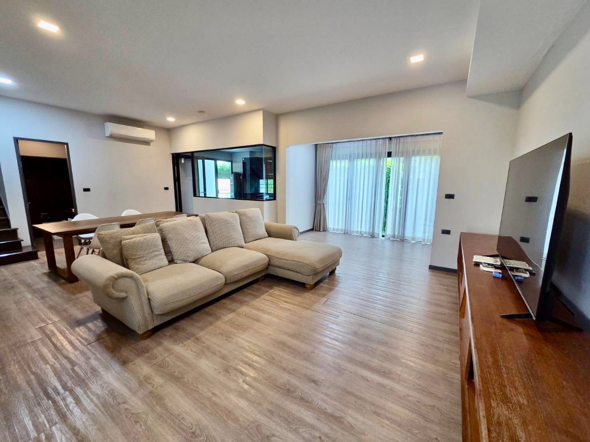 รูป ให้เช่า Luxury Townhome VIVE บางนา กม.7 | ติดโรงเรียนนานาชาติ Concordian | เฟอร์นิเจอร์ครบ พร้อมเข้าอยู่ - รูปที่ 1/12