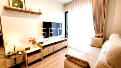 Condos for rent : 2 Beds Large Room Super High Fl. 30+ Fully furnished New Condo Good Location Close to MRT Phra Ram 9  220 m. @  NUE District R9 