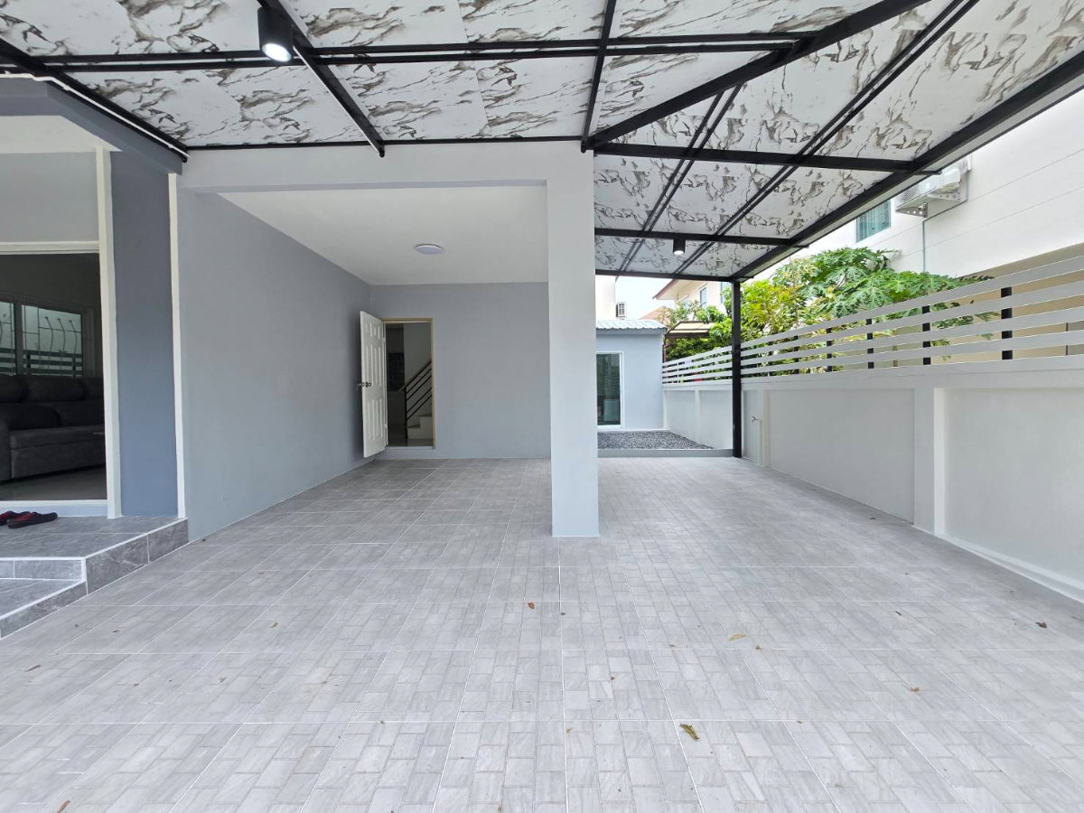 รูป บ้านแฝด ตกแต่งรีโนเวทใหม่ หลังมุม ทำเลดีเยี่ยม หมู่บ้านเต็มสิริ วิลเลจ (Temsiri Villet)  ถ.เชื่อมสัมพันธ์ 11 หนองจอก - รูปที่ 3/29