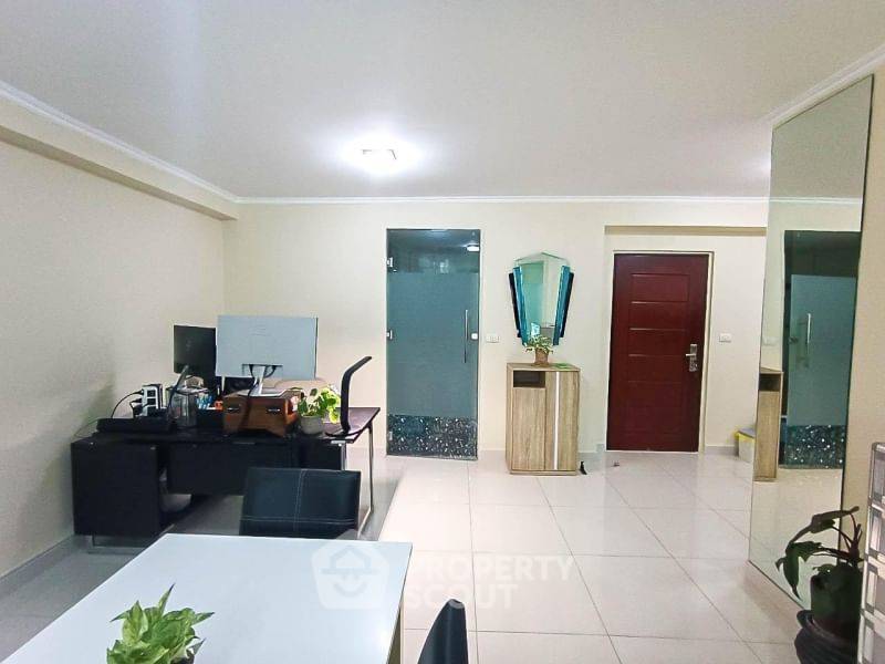 picture 1-BR Condo For Rent At Park Royal 2 Pratumnak, 8th Floor (ID 1529896) - 4/14