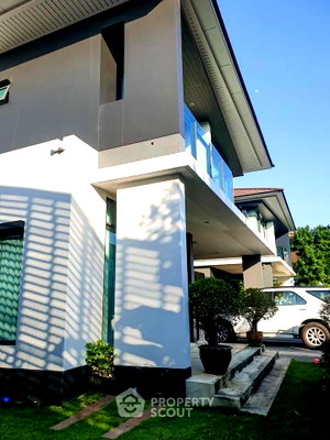 Houses for rent Bangkok : 4-BR House at Setthasiri Krungthep Kreetha in Hua Mak (ID 2885206)
