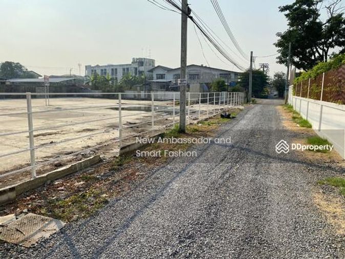 Empty land for rent in Lasalle 41