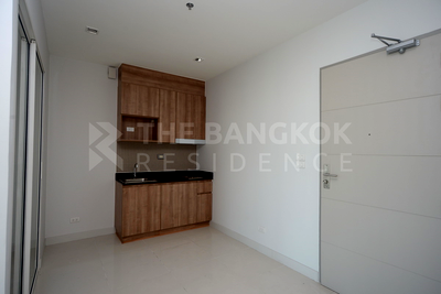 Condos for sale : Ideo Verve Ratchaprarop near Airport Rail Link Ratchaprarop Station Special deal, best price ever