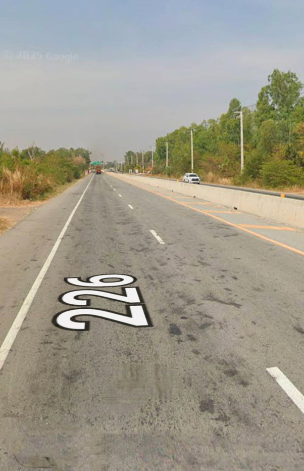 รูป #ขายที่ดินแปลงสวยใกล้วงเวียนจักราชติดถนหมายเลข226 ขนาด41ไร่เศษ - รูปที่ 2/4