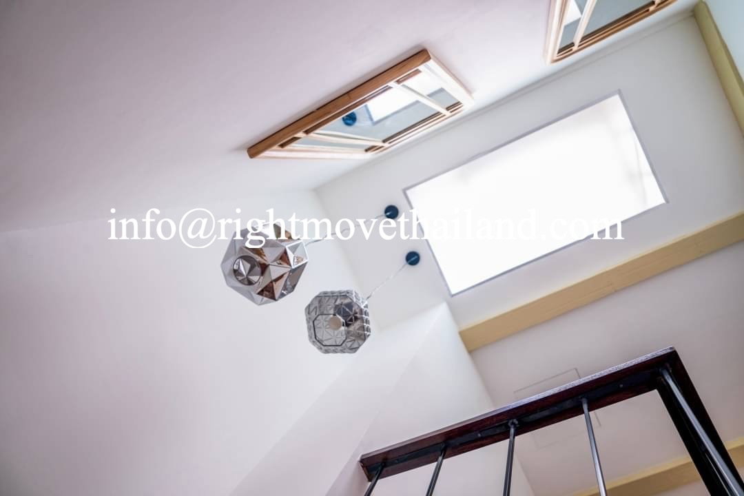 รูป HR2174 Klongtan Niwet Townhouse For Rent - รูปที่ 7/19