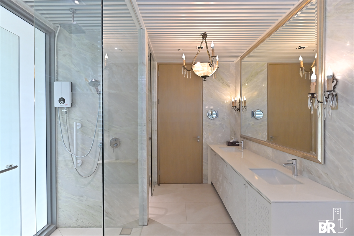 picture Luxuriously Elevated Unit The Sukhothai Residences - 5/10