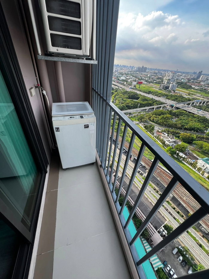 picture Rich Park @ Triple Station Condo For Rent - 3/6