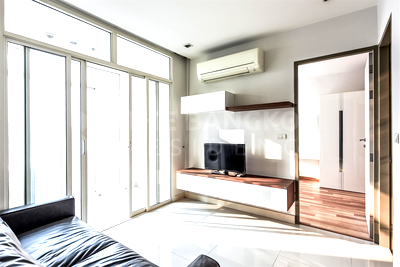 Condos for sale : Ideo Verve Ratchaprarop near Airport Rail Link Ratchaprarop Station New Experience with a Condo in Prime Location