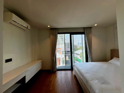 บ้านเดี่ยว ถนนวิทยุ : ขาย บ้านใหม่ 5 ชั้น พร้อมลิฟท์ ใกล้ BTS ตกแต่งสไตล์ Modern Minimal ** NO CO-AGENT **