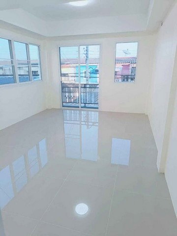 รูป MHR122  10 ห้องทำงาน! ให้เช่าอาคาร 3 ชั้น บางแก้ว-บางพลี พื้นที่เยอะ 7 ห้องน้ำ เหมาะทำออฟฟิศขนาดใหญ่ - รูปที่ 4/9