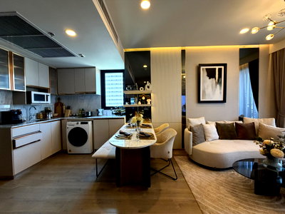 Condos for sale : The Crown Residences  2 bedrooms on Rama IV Road at special project pricing