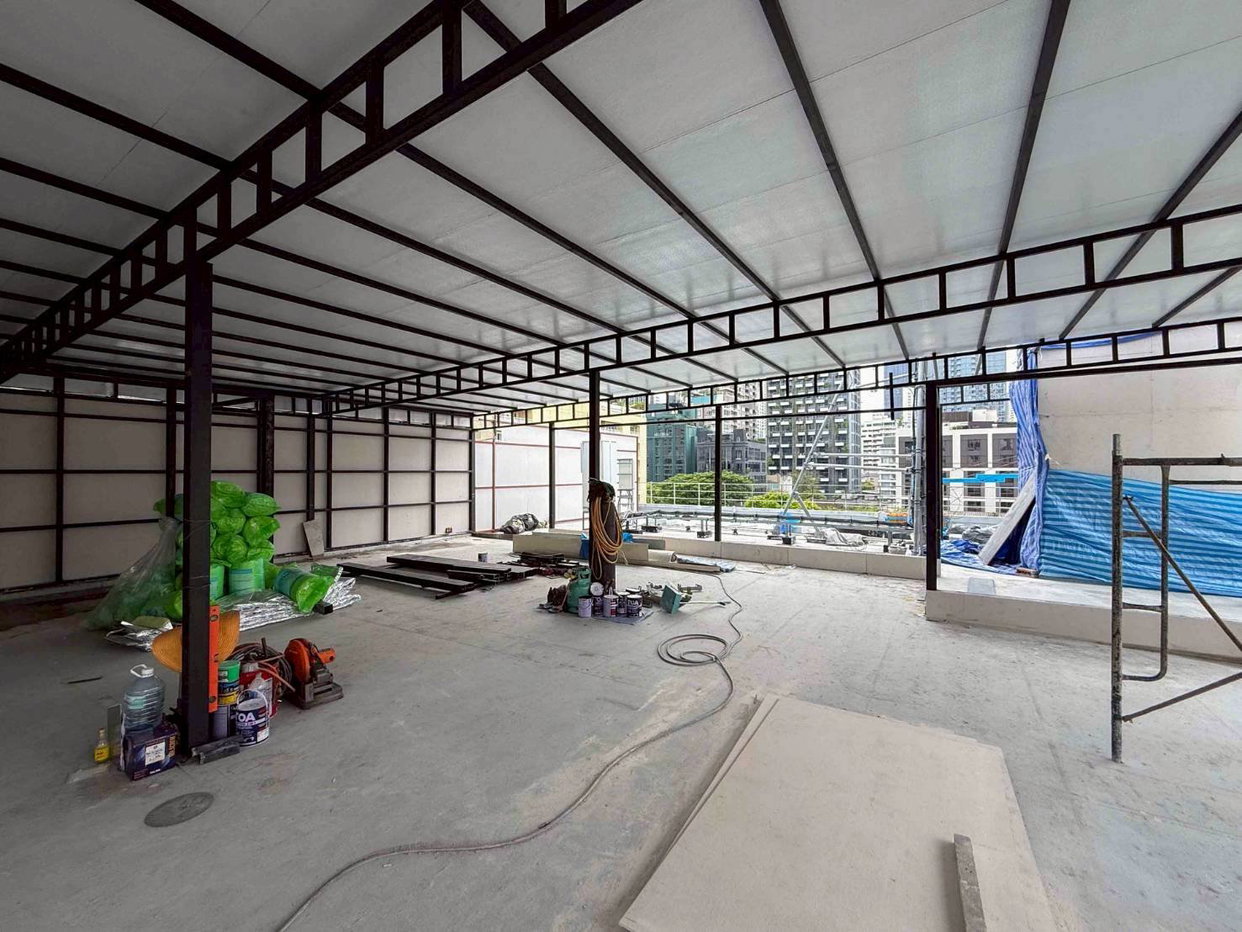 picture LTH15371 – Rooftop Space for Rent Sukhumvit 33 | Prime Business Location | Near BTS Phrom Phong & Asok | 220,000 THB | พื้นที่รูฟท็อปให้เช่า สุขุมวิท  ทำเลดี เหมาะสำหรับธุรกิจ ใกล้ BTS พร้อมพงษ์ และ อโศก - 4/6