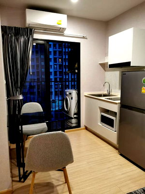 Condos for sale : For Sale!! Plum Condo Pinklao Station Fully Furnished on 8th Fl.