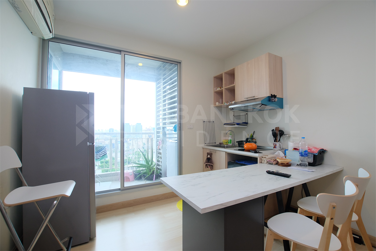 picture Convenient Travel, Great Value per Square Meter RHYTHM Ratchada near MRT Ratchadaphisek Station - 2/10
