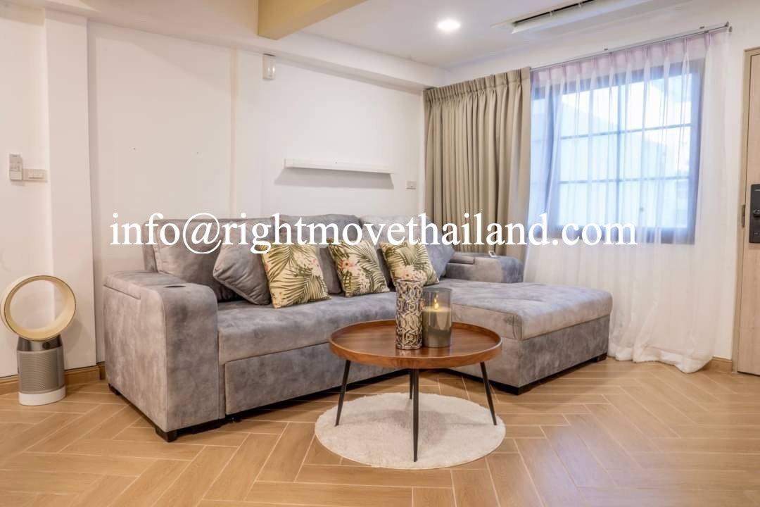 รูป HR2174 Klongtan Niwet Townhouse For Rent - รูปที่ 1/19