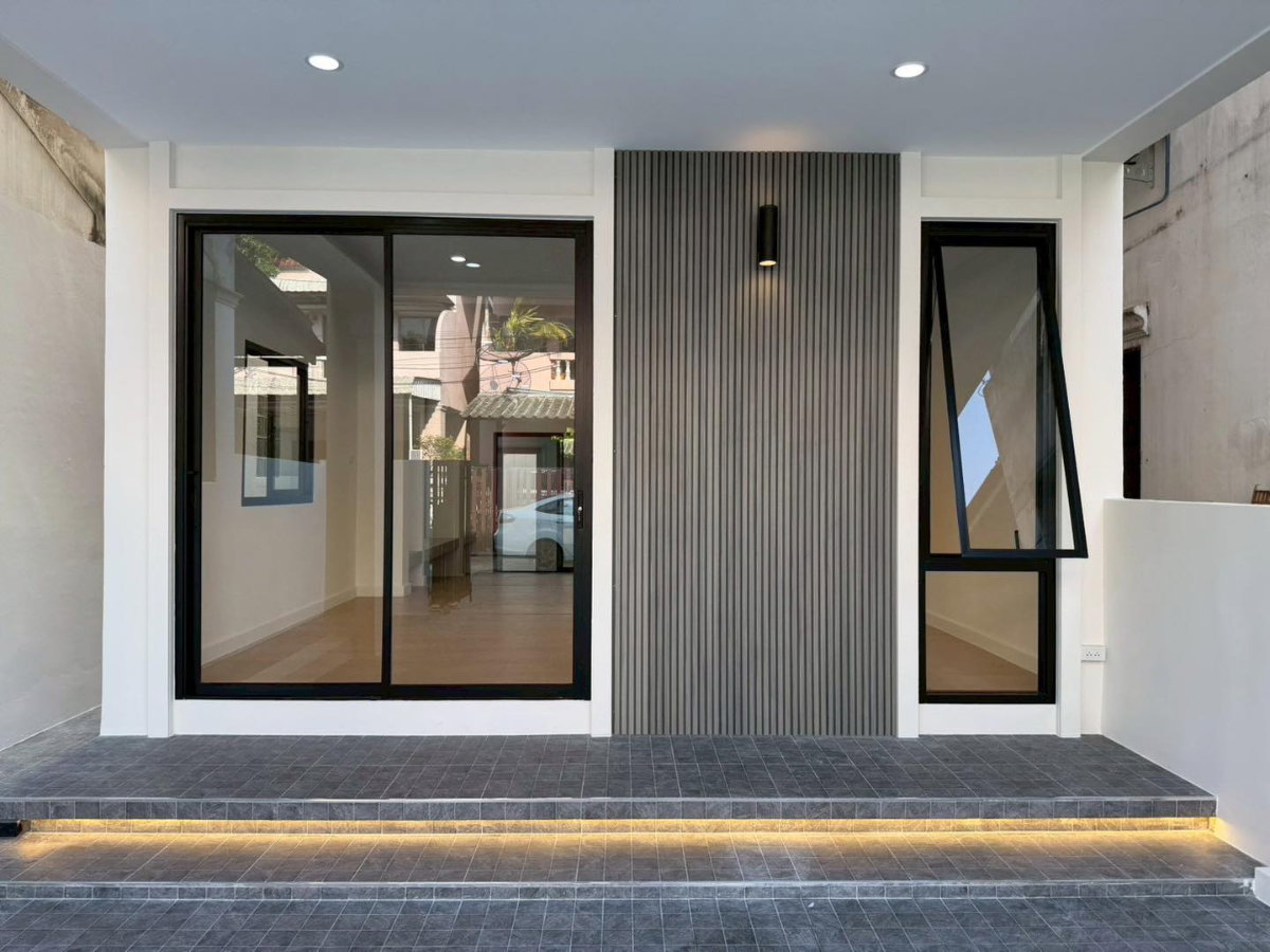 รูป 🏡 ขายทาวน์เฮาส์ 2 ชั้น หมู่บ้านเมืองเพชรวิลเลจ  📍ถนนสวนผัก ซอยทุ่งมังกร 10 แขวงฉิมพลี เขตตลิ่งชัน กรุงเทพมหานคร - รูปที่ 7/28