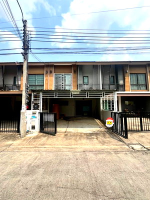 เช่าทาวน์โฮม เขตลาดกระบัง : 🏡✨ ขาย / เช่า ทาวน์โฮม ทำเลลาดกระบัง 54 3 ห้องนอน 2 ห้องน้ำ บ้านสวย พร้อมอยู่ เดินทางสะดวก ใกล้สนามบินสุวรรณภูมิ บ้านสภาพดี ทำเลน่าอยู่ 
