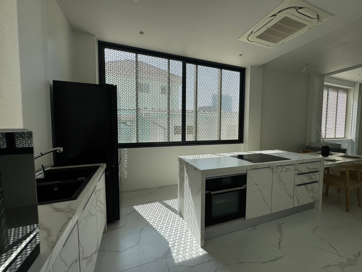 รูป ขาย บ้านใหม่ 5 ชั้น พร้อมลิฟท์ ใกล้ BTS ตกแต่งสไตล์ Modern Minimal ** NO CO-AGENT ** - รูปที่ 12/18
