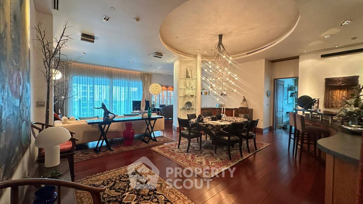 รูป คอนโด 2-ห้องนอน ที่ เลอ รัฟฟิเน่ สุขุมวิท 39 คอนโดมิเนียม ใกล้ BTS พร้อมพงษ์ (ID 2896717) - รูปที่ 3/16