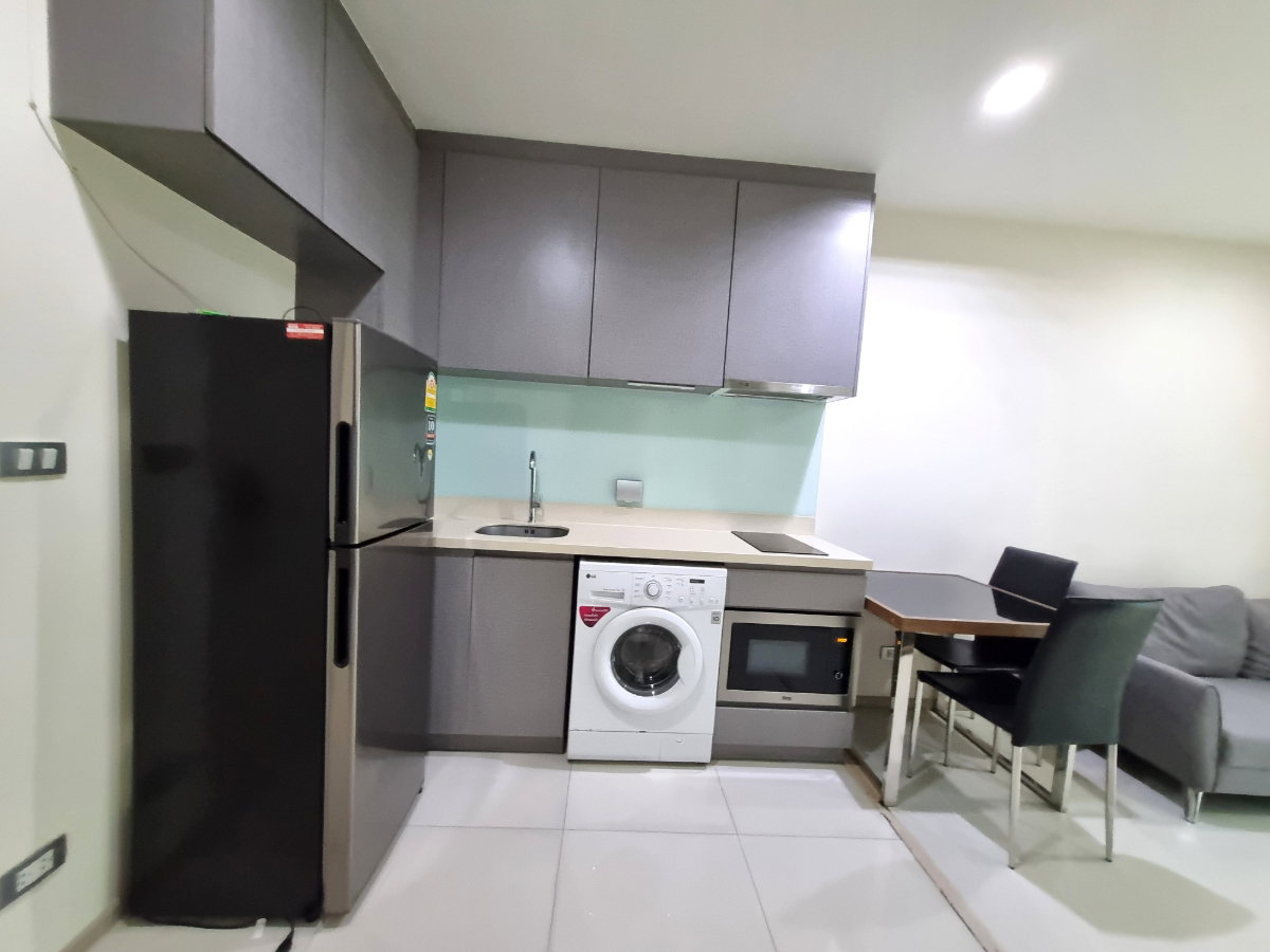 รูป ขายคอนโด Rhythm Sukhumvit 36-38 | ชั้น 7 วิวสระ | ราคาดีที่สุดเพียง 4.9 ล้านบาท - รูปที่ 4/16