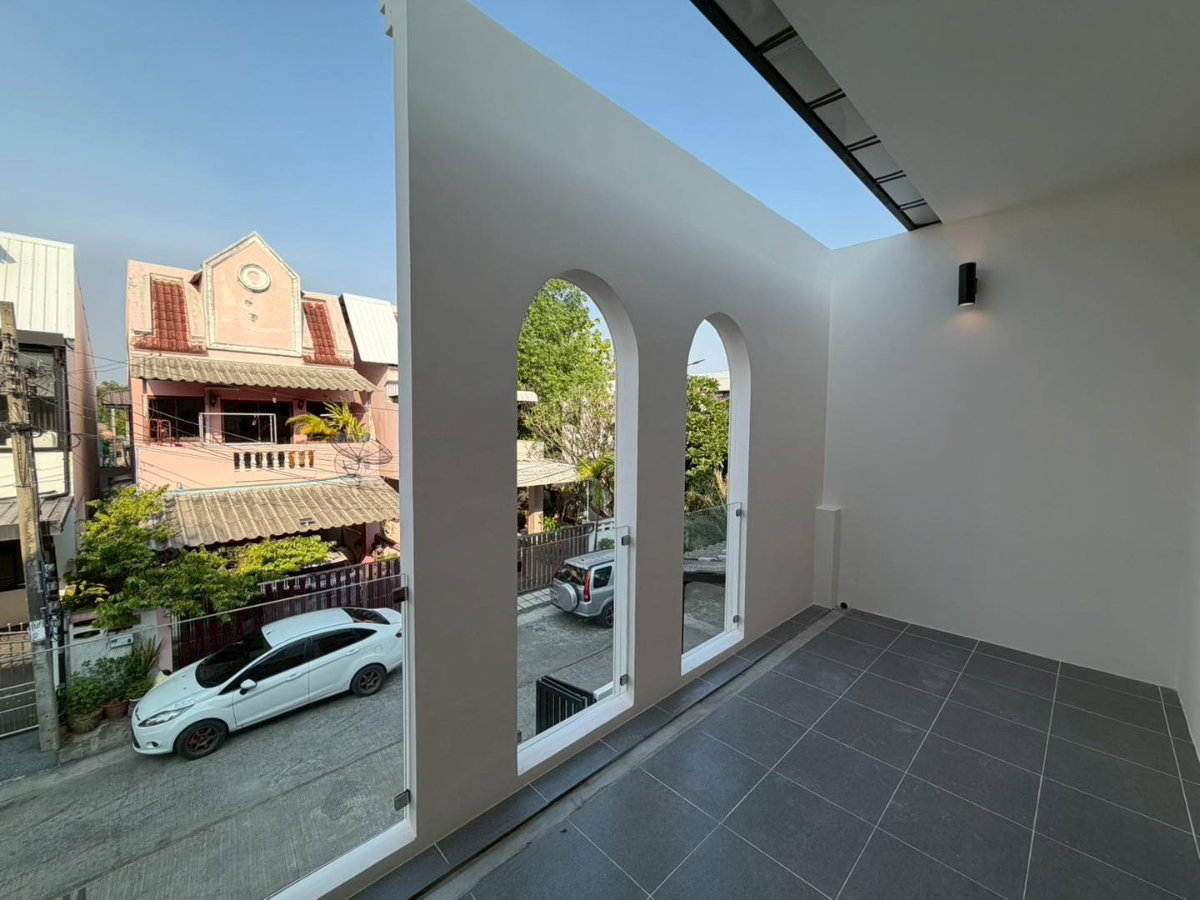 รูป 🏡 ขายทาวน์เฮาส์ 2 ชั้น หมู่บ้านเมืองเพชรวิลเลจ  📍ถนนสวนผัก ซอยทุ่งมังกร 10 แขวงฉิมพลี เขตตลิ่งชัน กรุงเทพมหานคร - รูปที่ 26/28