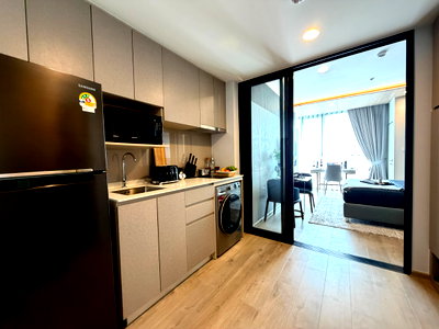 Condos for sale : The Crown Residences Effortless Urban Living with Convenient Transportation