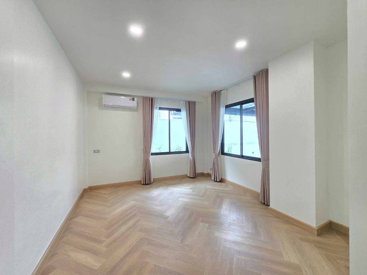 รูป บ้านเดี่ยวหลังใหญ่ นวมินทร์ 127 - รูปที่ 7/21
