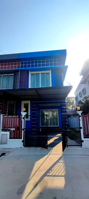 บ้านแฝด กรุงเทพมหานคร : ขายบ้านแฝดสภาพดี 25ตารางวา พร้อมอยู่ ในซอยหมู่บ้านบัวขาว รามคำแหง174   ทำเลดีเจริญ 