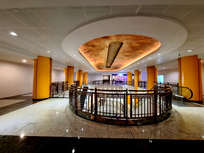 Retail spaces for rent Sukhumvit Road : Space for Rent in the Heart of Asoke **No Co-Agent**