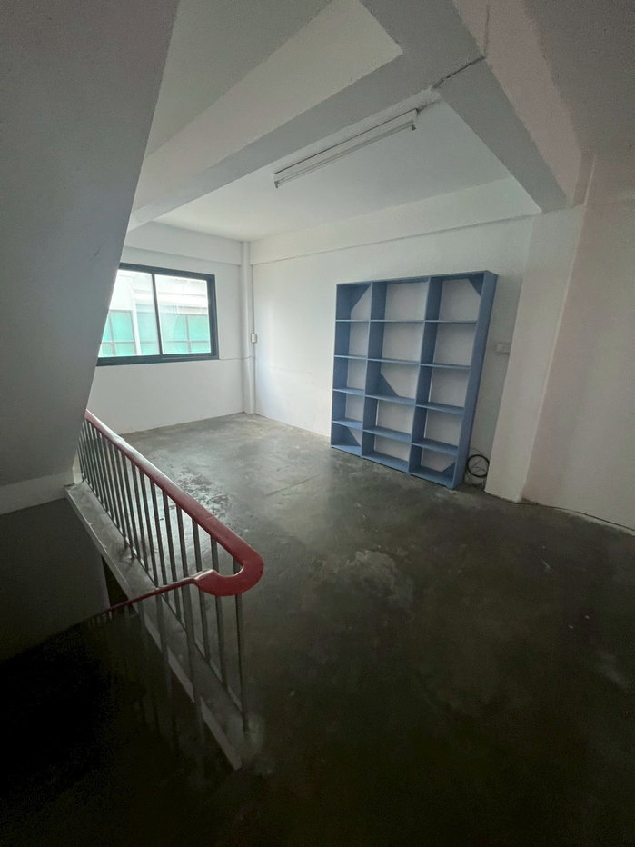 picture Commercial Building for rental  - 7/14