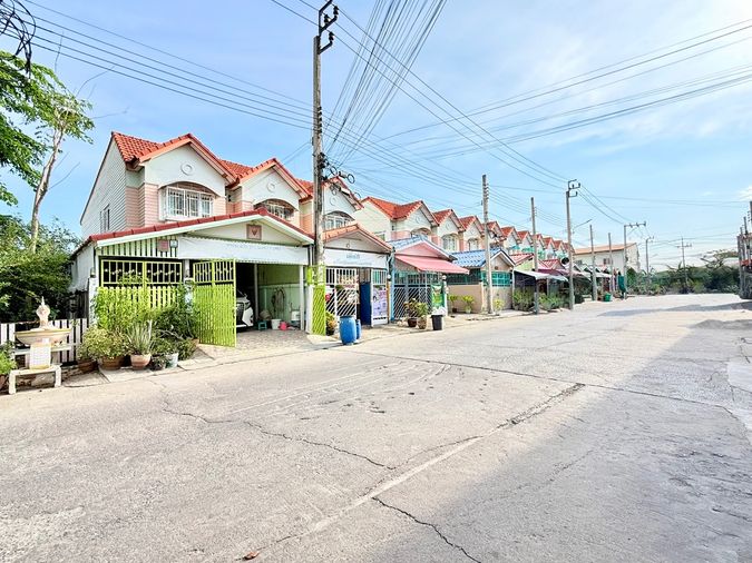 3-bed townhouse for sale, 84 sqm, 23.6 sq wah, ArunThong 2  Phetkasem 77