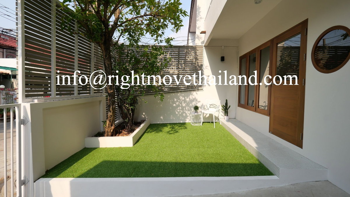 รูป HR1461 Townhouse For Sale with Tenant - รูปที่ 2/18