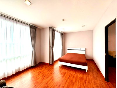 Condos for sale 700 Year Sports Arena Chiang Mai : One Plus Suan Dok 3 condo for sale ! near cmu : Tel. +66-823899314 (Bu)