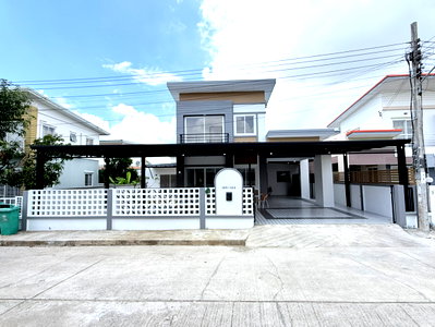 บ้านเดี่ยว กรุงเทพมหานคร : บ้านรีโนเวทใหม่ พร้อมอยู่ ราคาสุดคุ้ม สไตล์โมเดิร์น ทันสมัย ตกแต่งใหม่ทั้งหมด หมู่บ้าน ฟลอร่าวิลล์ เฟส17 ซ.4 สุวินทวงศ์38 ลำผักชี หนองจอก