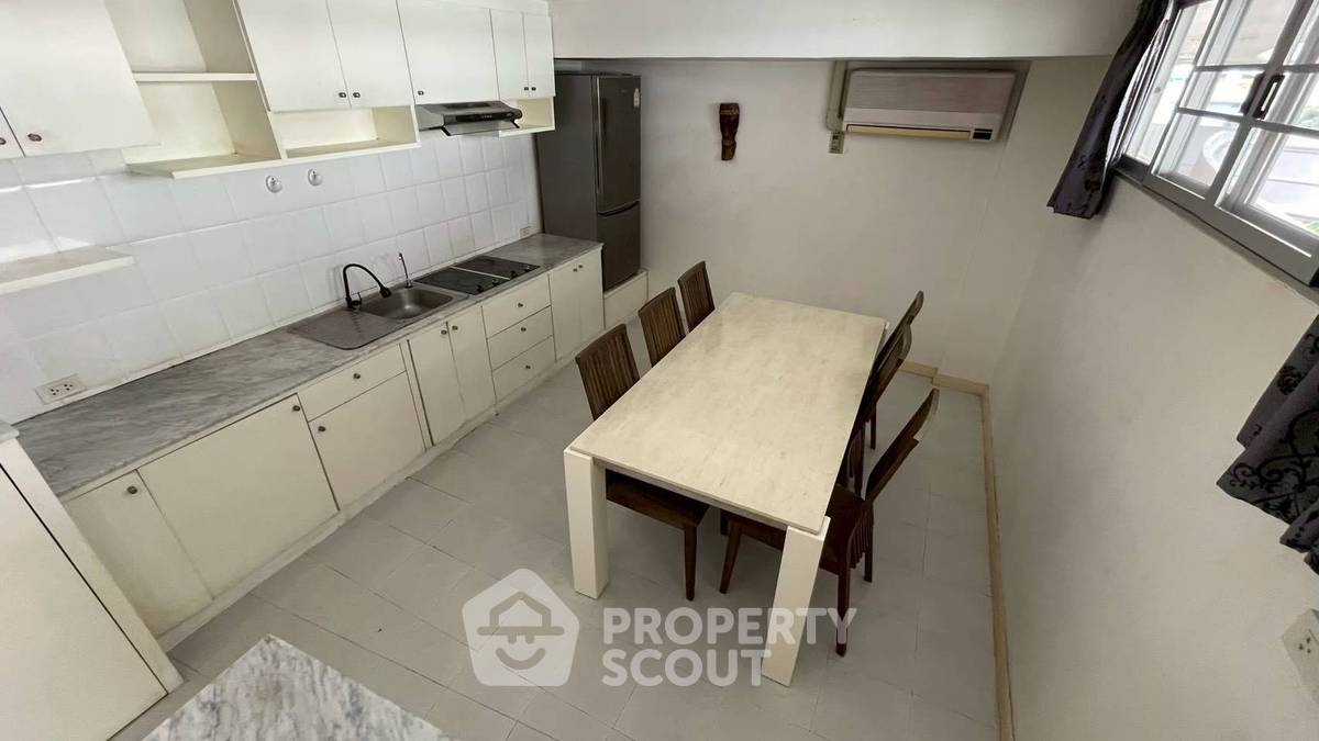 รูป ขายด่วนโดยเจ้าของ | คอนโด Freehold 2 ห้องนอน ขนาดใหญ่ | ไม่มีเสียงรบกวนจากถนน | เสียงนกร้อง | สวน | สระว่ายน้ำคุณภาพเยี่ยม | ใกล้สุขุมวิท | MRT (สายสีส้ม เปิดปี 2027) (ID 2128668) - รูปที่ 4/23