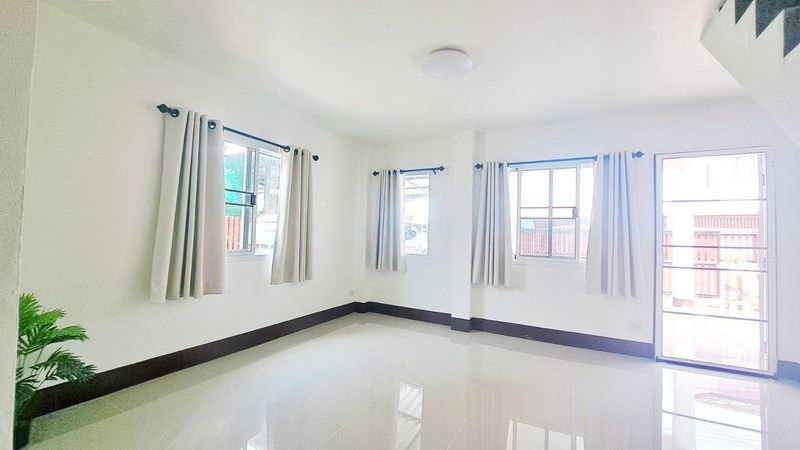 รูป 🏡 ขายบ้านรีโนเวทใหม่ พร้อมเข้าอยู่ - พิกัดขวัญเวียง สันกำแพง - รูปที่ 4/16