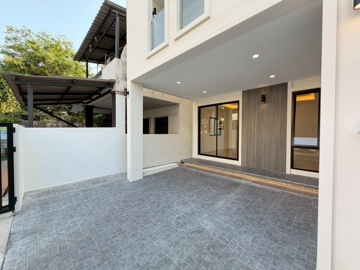 รูป 🏡 ขายทาวน์เฮาส์ 2 ชั้น หมู่บ้านเมืองเพชรวิลเลจ  📍ถนนสวนผัก ซอยทุ่งมังกร 10 แขวงฉิมพลี เขตตลิ่งชัน กรุงเทพมหานคร - รูปที่ 6/28
