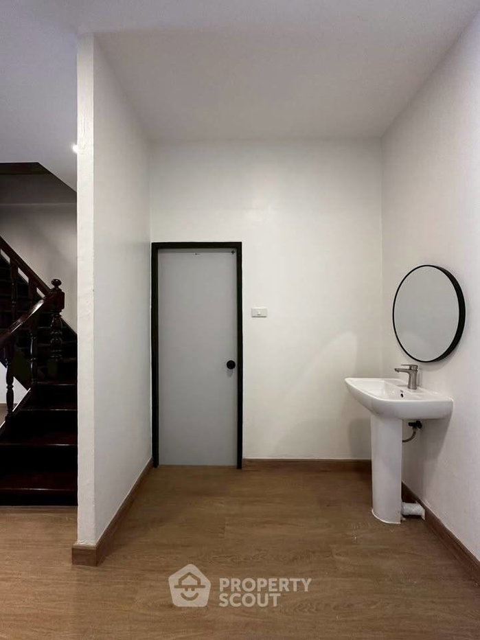 รูป ทาวน์เฮ้าส์ 2-ห้องนอน ใน ท่าแร้ง (ID 2898850) - รูปที่ 10/12